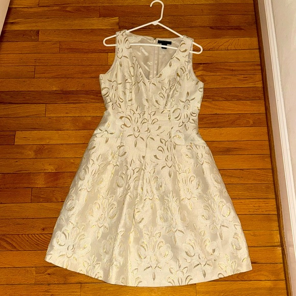 Ralph Lauren Dresses & Skirts - Ralph Lauren “Lauren” gold and white Midi dress - size 10 - fully lined